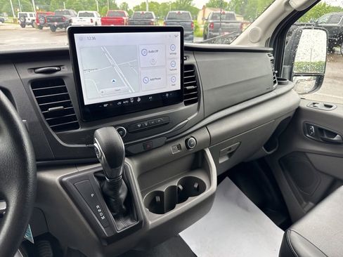 Used 2022 Ford Transit 150 Medium Roof AWD image 21