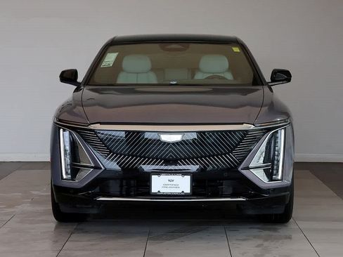 Used 2026 Cadillac Lyriq Luxury AWD/4WD image 11