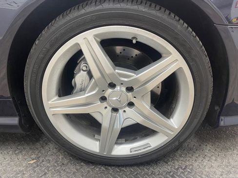 Used 2009 Mercedes-Benz SL 550 w/ Premium I Pkg image 38