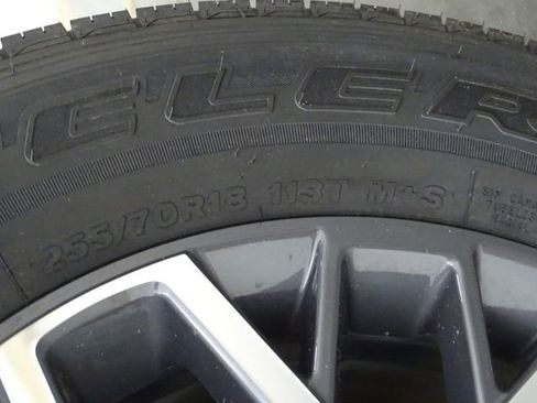Used 2024 Jeep Wrangler Unlimited Sahara AWD/4WD image 38