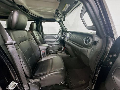 Used 2023 Jeep Wrangler Sahara w/ Cold Weather Group image 29