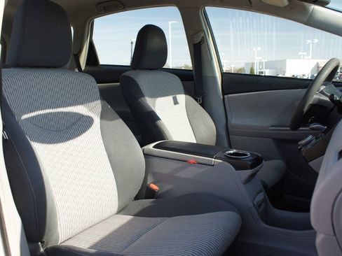 Used 2015 Toyota Prius V Three image 23