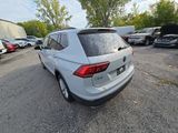 Used 2018 Volkswagen Tiguan SE w/ Panoramic Sunroof Package image 5