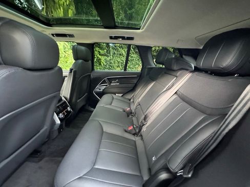 New 2025 Land Rover Range Rover SE image 15