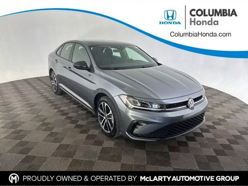 Used 2025 Volkswagen Jetta Sport FWD image 1