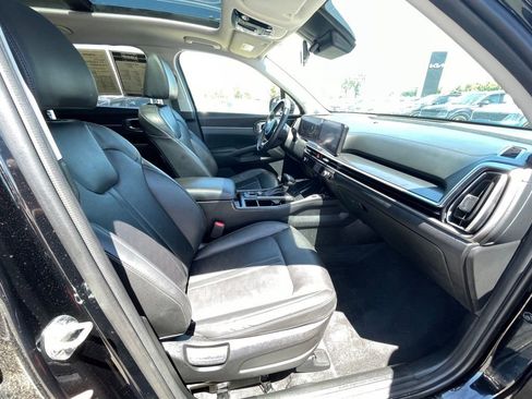 Certified 2025 Kia Sorento S w/ Panoramic Sunroof Package FWD image 29