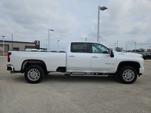 Used 2022 Chevrolet Silverado 3500 High Country w/ Z71 Off-Road Package AWD/4WD image 2