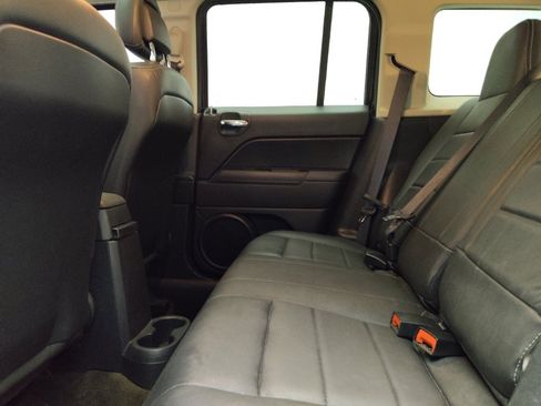 Used 2017 Jeep Patriot High Altitude FWD image 18