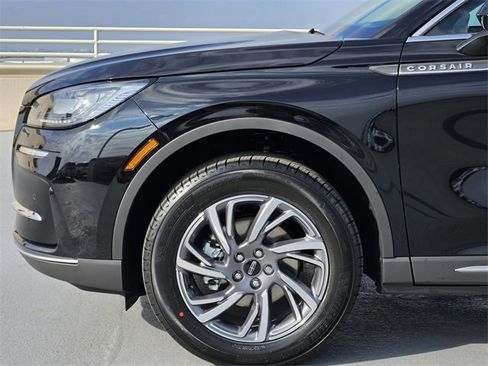 New 2026 Lincoln Corsair Premiere image 9