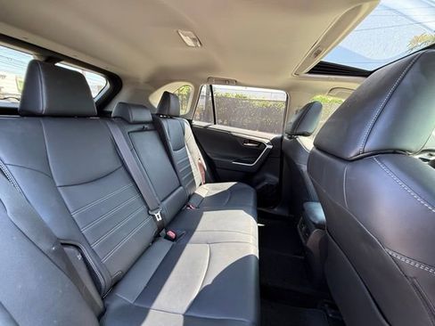 Used 2019 Toyota RAV4 Limited image 28