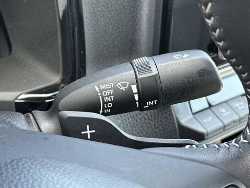 Used 2025 Toyota Camry SE FWD image 32