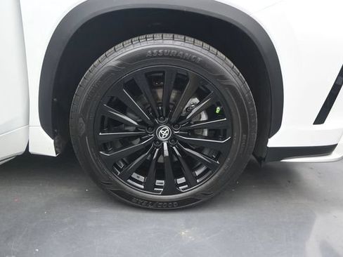 Used 2023 Toyota Highlander XSE FWD image 20