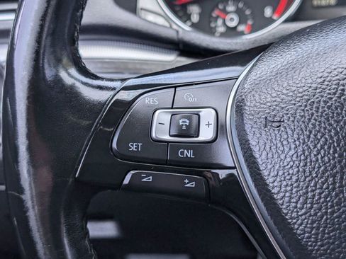 Used 2018 Volkswagen Passat 2.0T SE image 19