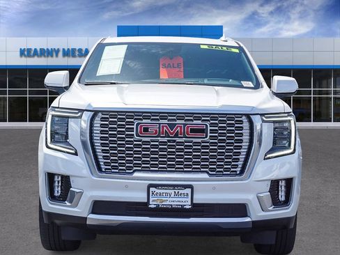 Used 2023 GMC Yukon XL Denali AWD/4WD image 2