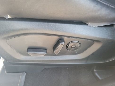 Used 2022 Ford Explorer Platinum w/ Equipment Group 601A image 12