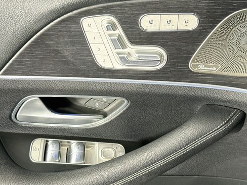 Used 2025 Mercedes-Benz GLS 450 4MATIC image 21