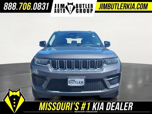 Used 2023 Jeep Grand Cherokee Laredo AWD/4WD image 26