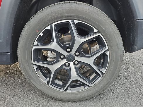 Used 2025 Jeep Compass Limited AWD/4WD image 9
