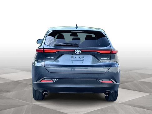 Used 2021 Toyota Venza LE AWD/4WD image 7