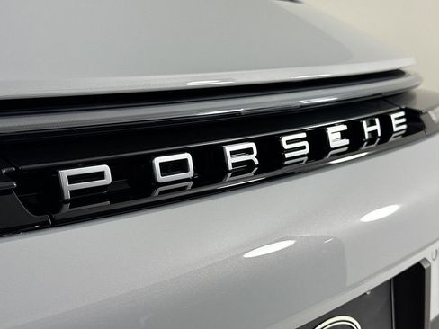 Used 2025 Porsche 911 Carrera RWD image 29