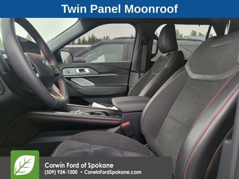 Used 2025 Ford Explorer ST image 4