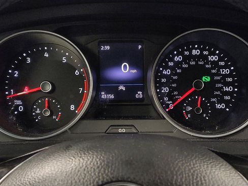 Used 2020 Volkswagen Tiguan SE image 23