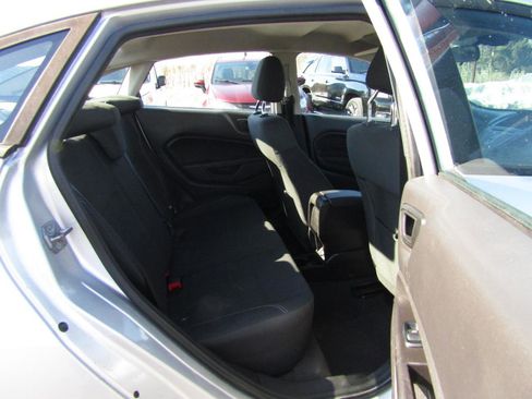 Used 2017 Ford Fiesta SE image 21