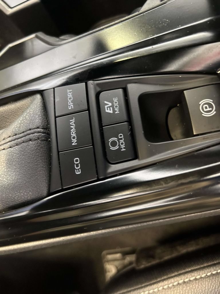 Used 2025 Toyota Camry SE w/ Convenience Package FWD image 23