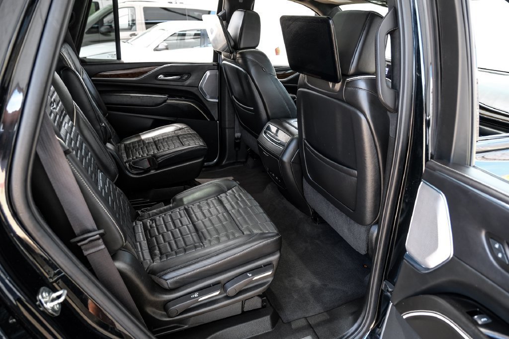 Used 2021 Cadillac Escalade Sport Platinum w/ LPO, ONYX Package AWD/4WD image 43