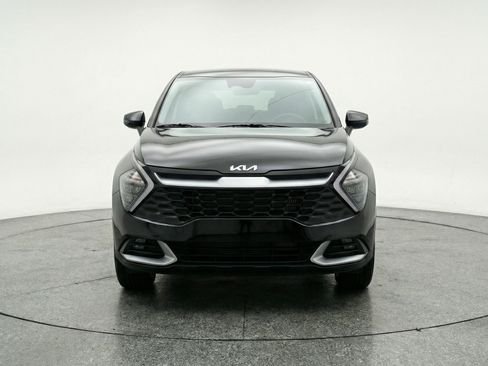 Used 2025 Kia Sportage LX image 2