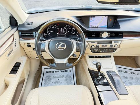 Used 2015 Lexus ES 350 w/ Luxury Package FWD image 28