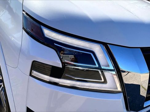 Certified 2024 Nissan Armada SL w/ Captain's Chairs Package image 25