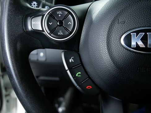 Used 2016 Kia Soul Base image 25