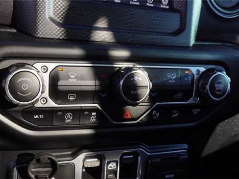 Certified 2021 Jeep Wrangler Unlimited Sport image 23