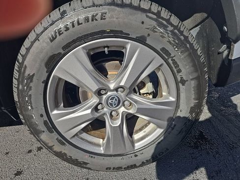 Used 2024 Toyota RAV4 XLE image 6