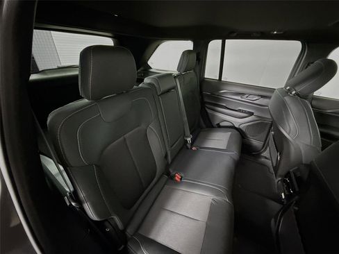 New 2025 Jeep Grand Cherokee Laredo X w/ Luxury Tech Group I image 28