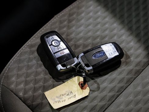 Used 2022 Ford Escape SE w/ Cold Weather Package image 12