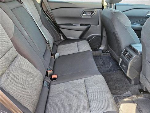 Used 2025 Nissan Rogue SV image 18