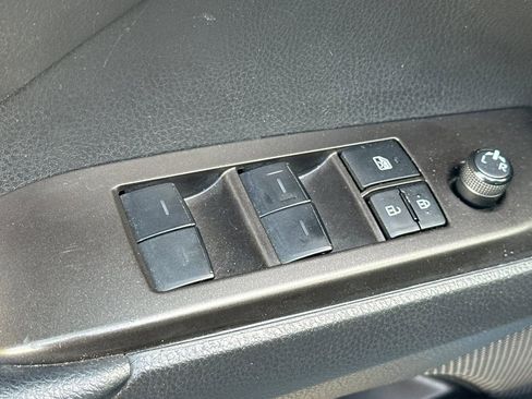 Used 2023 Toyota Camry SE w/ Convenience Package image 12