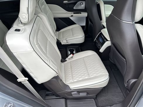 Used 2020 Lincoln Aviator Black Label Grand Touring w/ Class IV Trailer Tow Package image 32