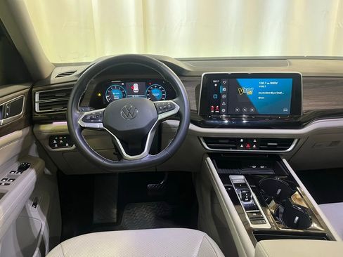 Certified 2025 Volkswagen Atlas SEL image 19