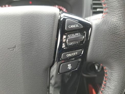 Used 2024 Nissan Frontier PRO-4X w/ Technology Package image 14