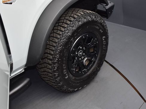 Certified 2024 Ford Bronco Wildtrak image 19