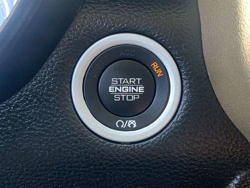 Used 2019 RAM 1500 Laramie image 25