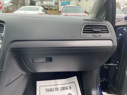 Used 2018 Volkswagen Golf S image 28