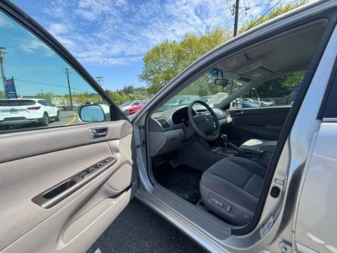 Used 2005 Toyota Camry LE image 9