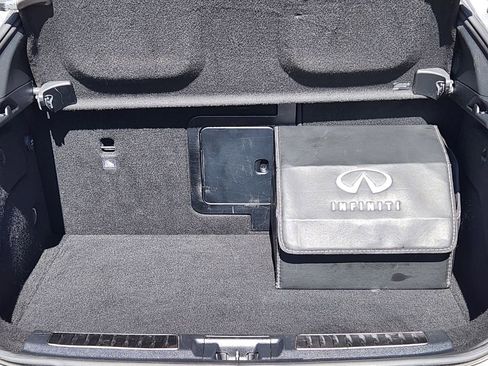 Used 2017 INFINITI QX30 Premium w/ Technology Package image 11