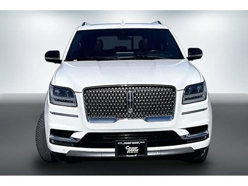 Used 2021 Lincoln Navigator Reserve AWD/4WD image 2