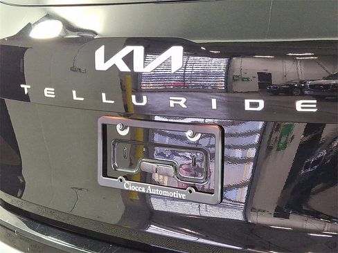 Used 2023 Kia Telluride EX w/ EX Captain's Chair Package image 31