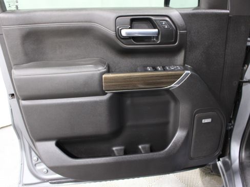 Used 2022 Chevrolet Silverado 1500 LT Trail Boss w/ LT Trail Boss Premium Package AWD/4WD image 6